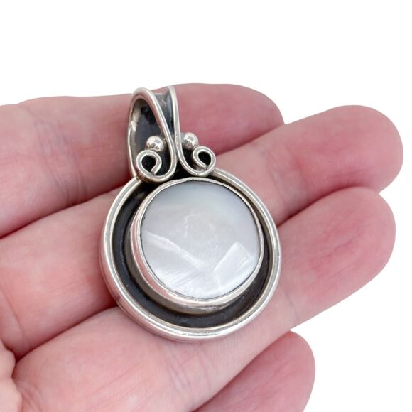 Vintage Mexico HOB 925 Sterling Silver 925 Mother of Pearl Pendant - Picture 1 of 8
